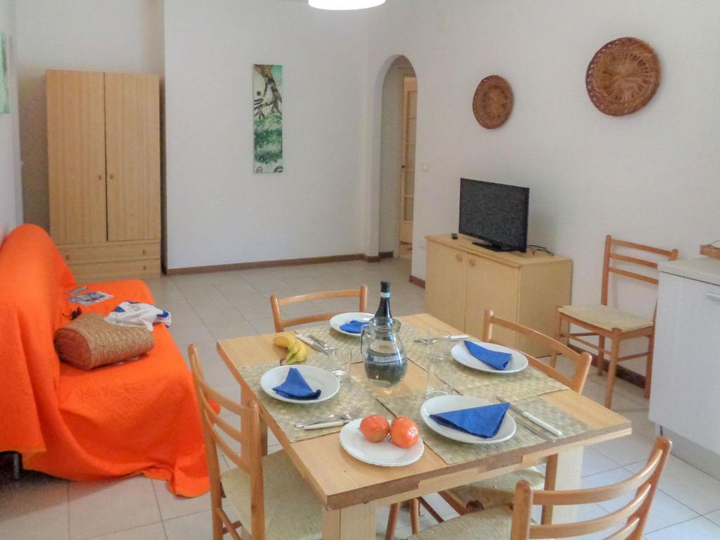 Apartment Green Marine- Palme- Ismare-1 by Interhome photo 3