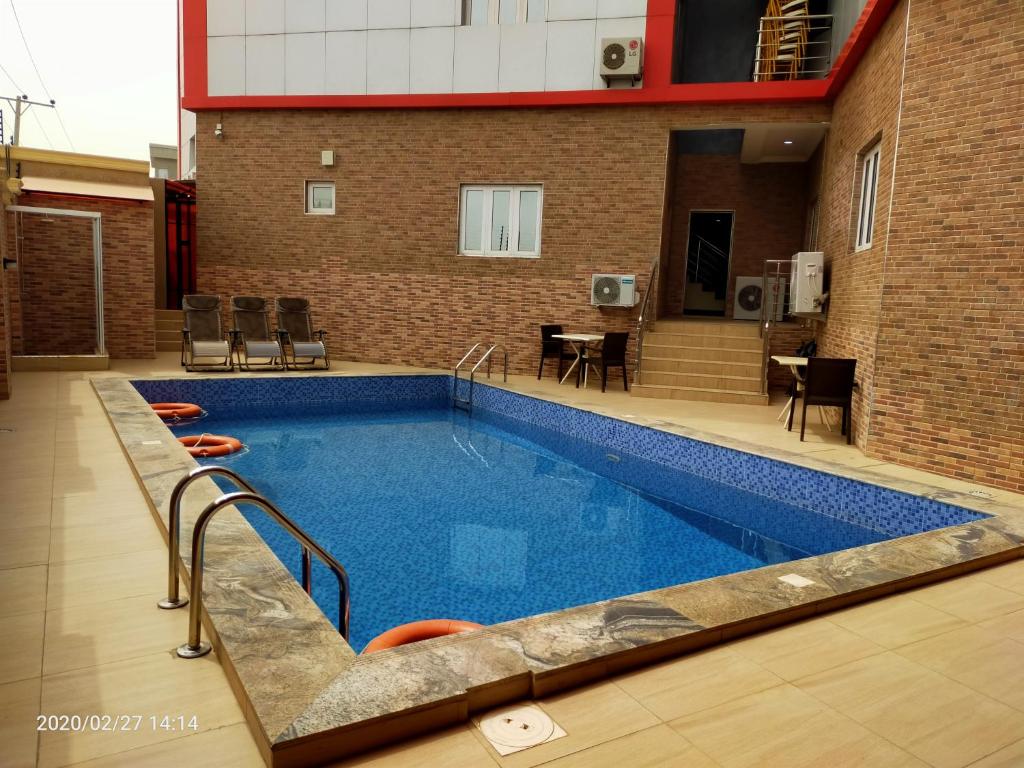 Alim Royal Hotel and Suite photo 3