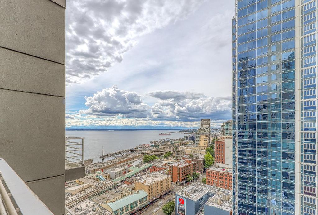Newmark Tower photo 1