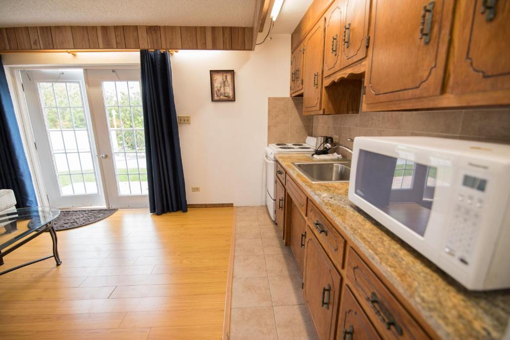 Windsong Guest Apartments photo 3