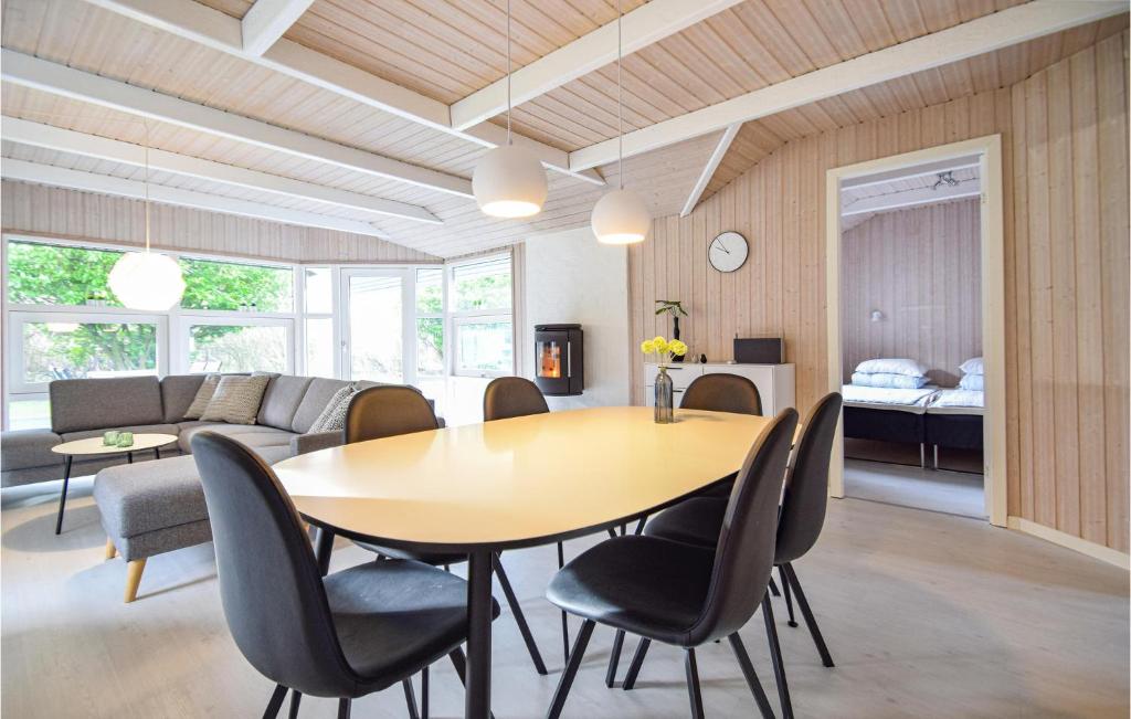 Stunning Home In Humble With 3 Bedrooms, Sauna And Wifi photo 3