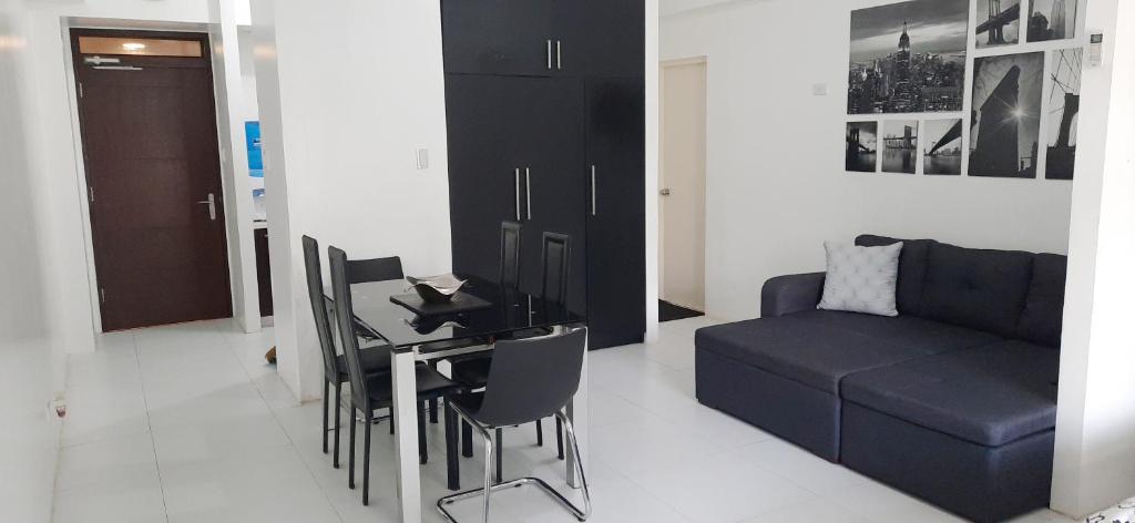 Pico de Loro Jacana B photo 2