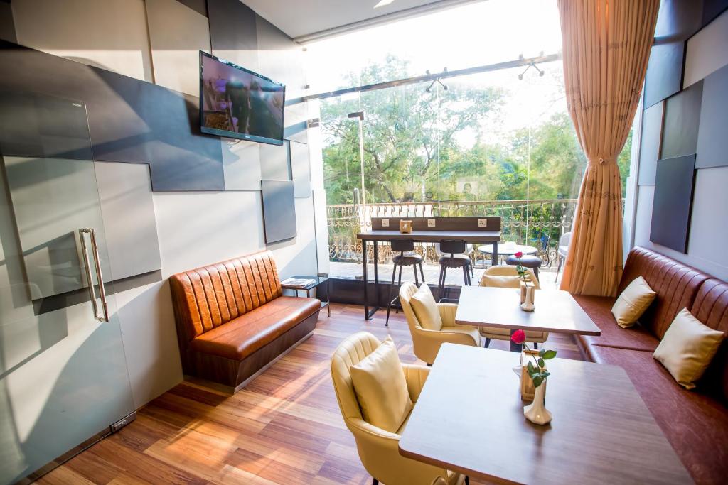 Prestige Residences at Golden Valley by Grand United Hospitality photo 1