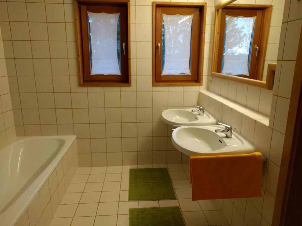 Komfortabel wohnen am Waldrand von Pitzling photo 2