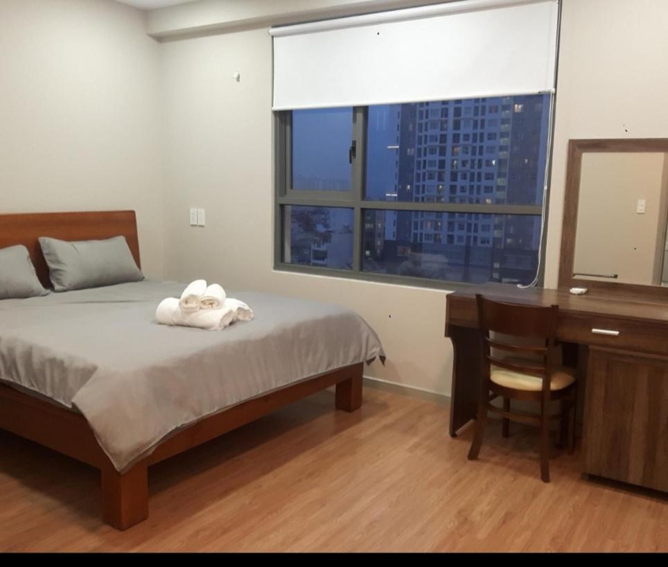 Căn hộ 3PN Gold View, Q4, HCM