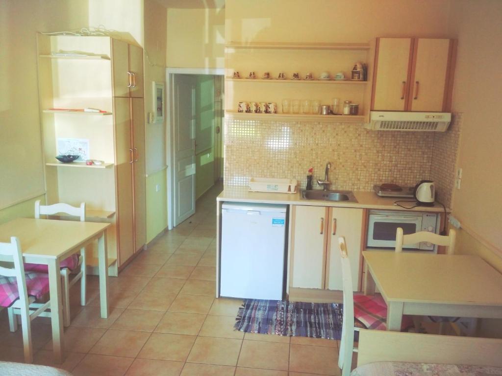 Rent Rooms Alexiou photo 3