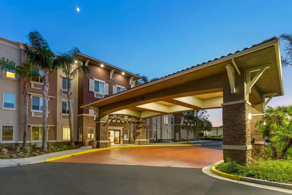 Comfort Inn & Suites Near Ontario Airport photo 3