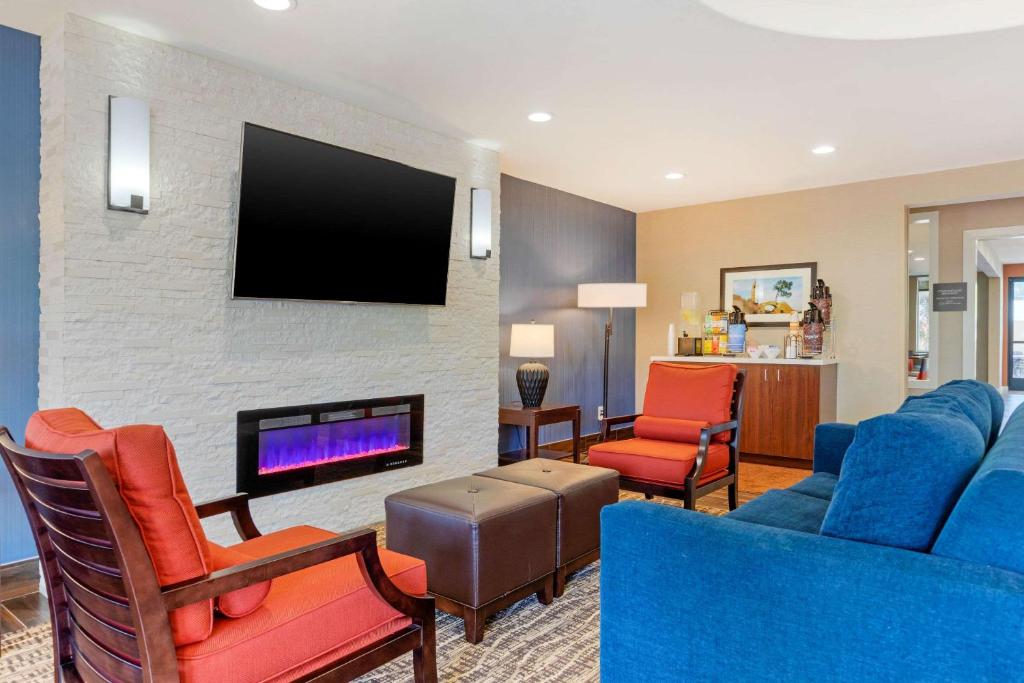 Comfort Inn & Suites Near Ontario Airport photo 4