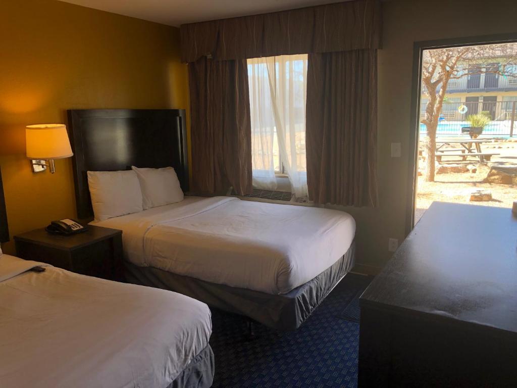 Howard Johnson by Wyndham Odessa TX photo 1