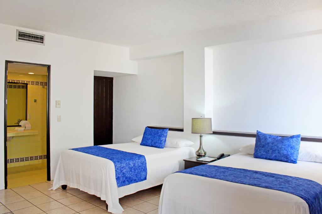 Двухместный (Стандартный двухместный номер с 1 кроватью), San Marino Vallarta Centro Beach Front