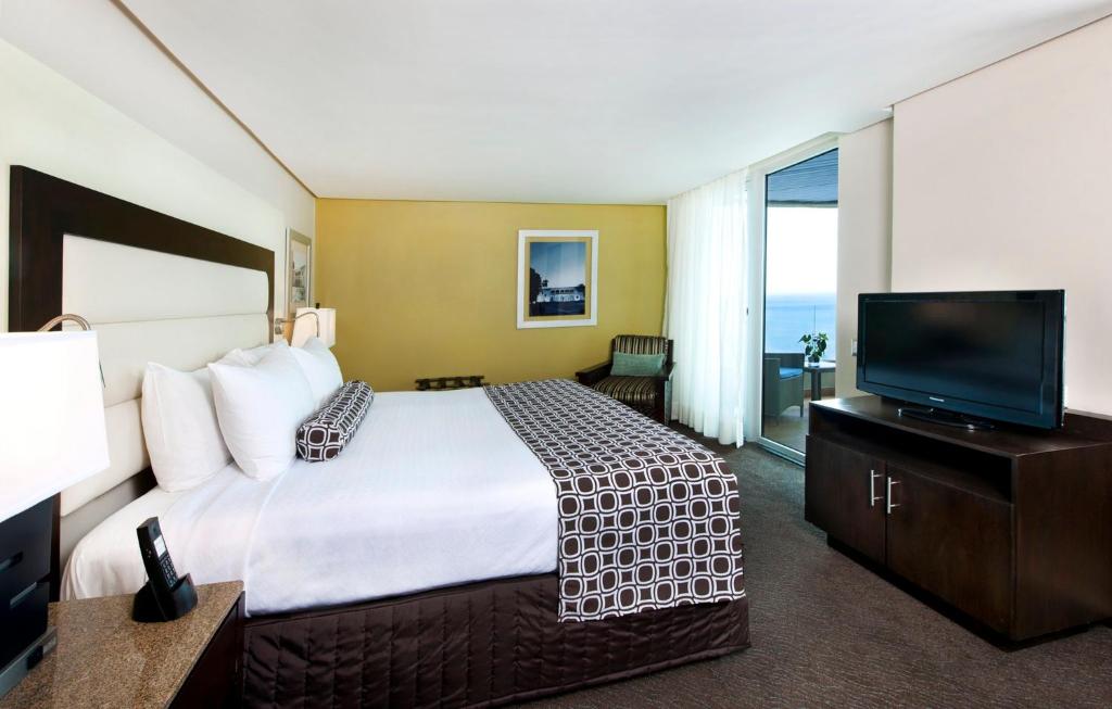 Сьюит (Люкс Feature - Для некурящих), Отель Crowne Plaza Santo Domingo