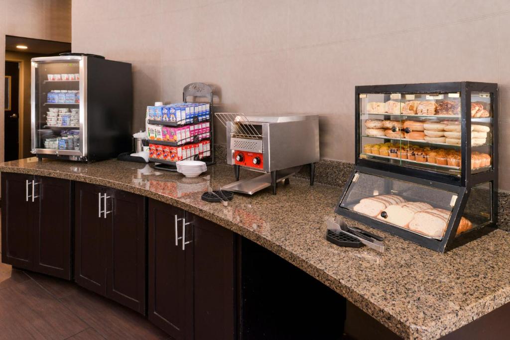 The Holiday Inn Amarillo West Medical Center, an IHG Hotel photo 4