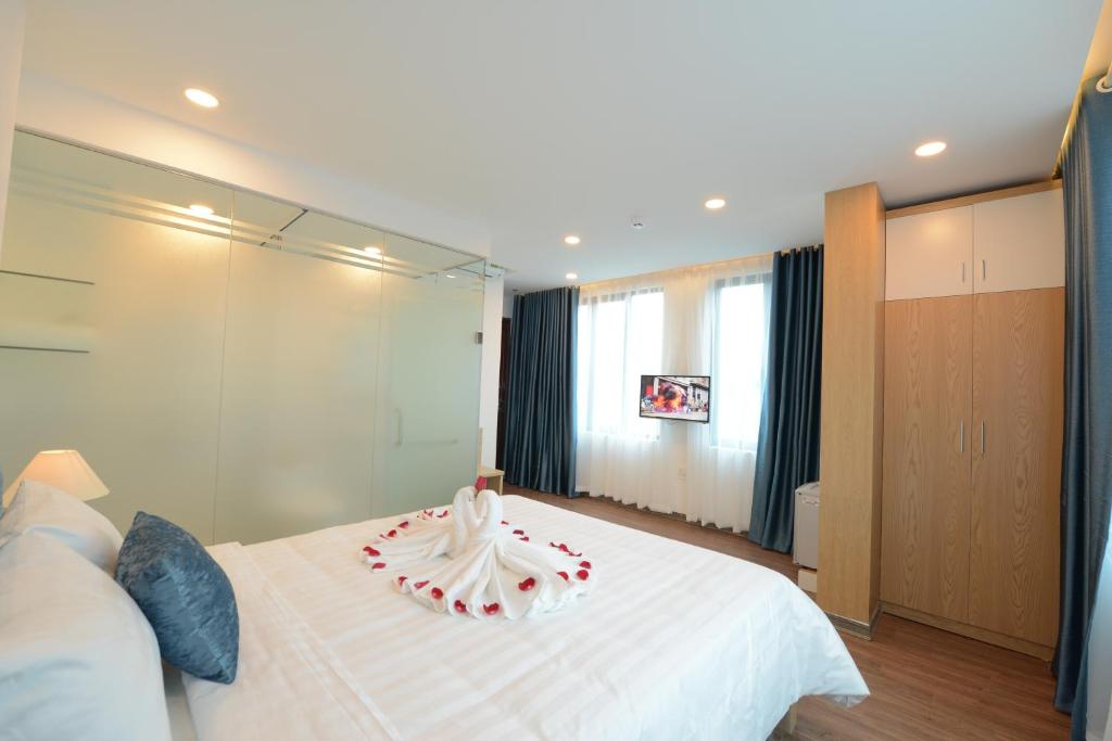 Сьюит (Prime Suite with Balcony), Hanoi Prime Center Hotel