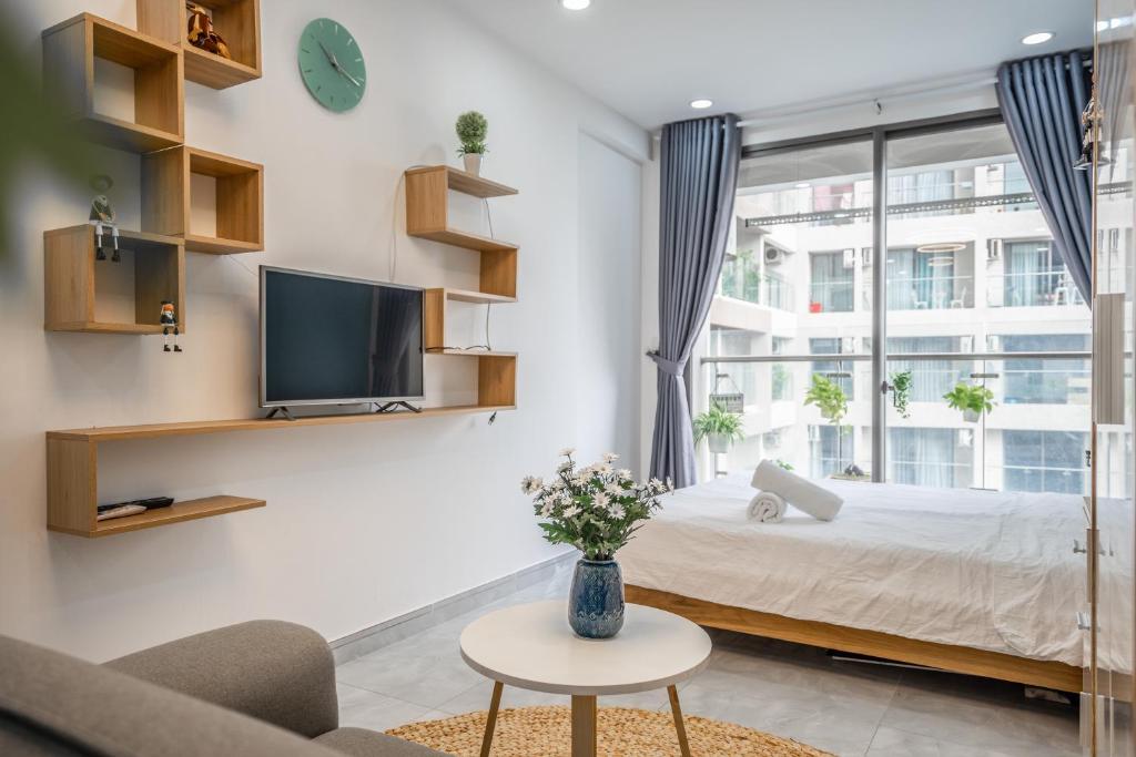 Студио (Номер-студио с балконом), MILLENIUM SAIGON RIVERSIDE with BITEXCO VIEW