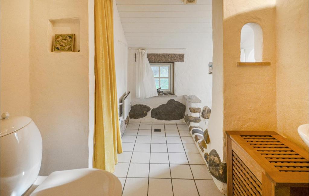 Amazing Home In Thyholm With 2 Bedrooms And Wifi photo 4