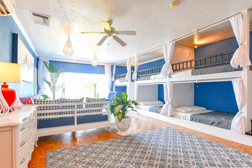 Viking Hill Oceanfront Hostel & Resort photo 1