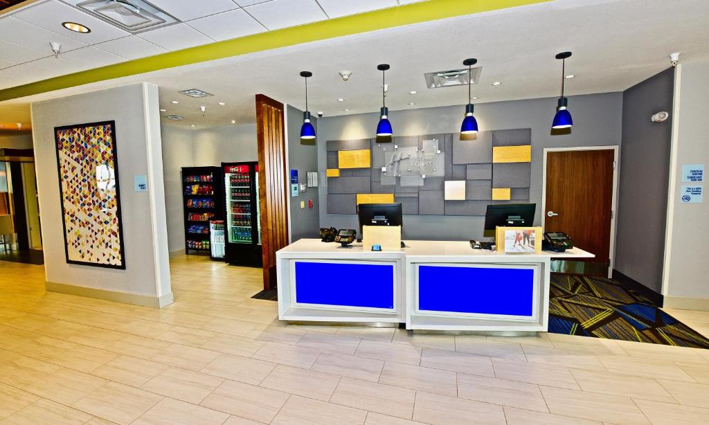 Holiday Inn Express & Suites - Perryville I-55, an IHG Hotel photo 3