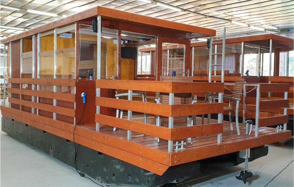 Stunning Ship-boat In Neustrelitz With 2 Bedrooms And Wifi photo 4