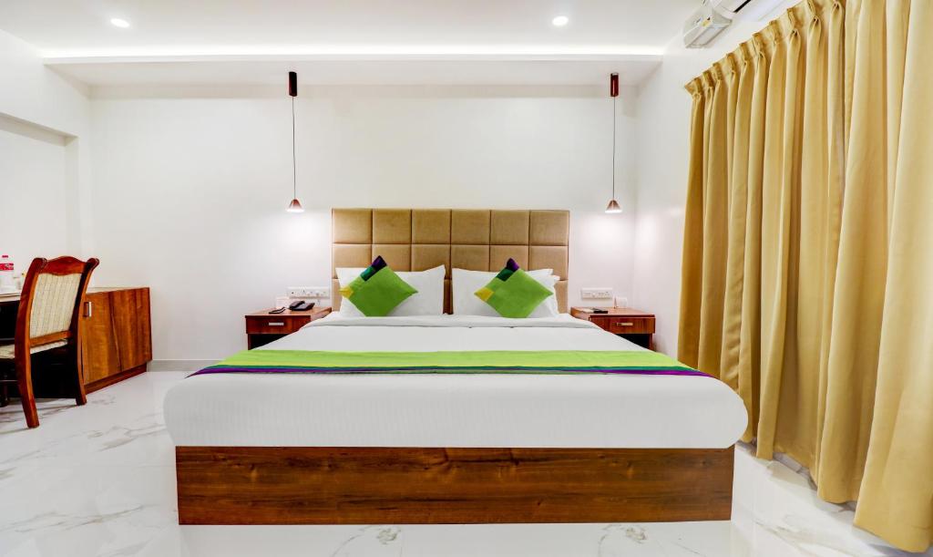 Двухместный ([Sanitized] Deluxe Double Room), Treebo Trend Highness Inn
