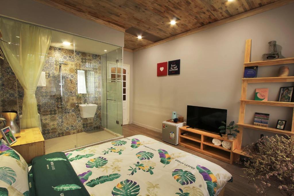 Двухместный (Двухместный номер Делюкс с 1 кроватью), HoLo Fairy House Hanoi - Serviced HomeStay