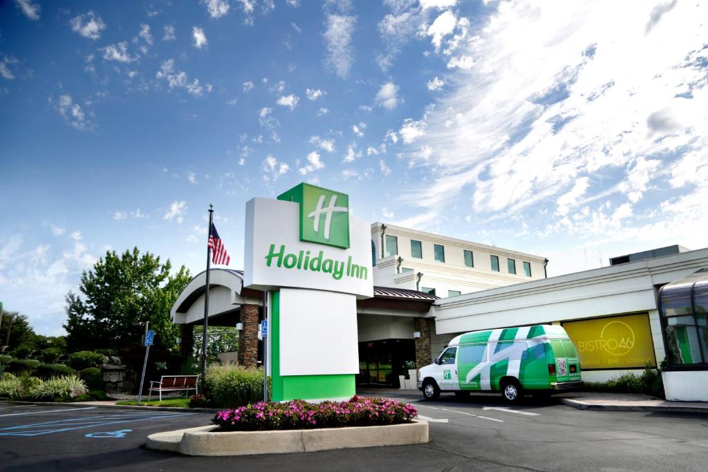 Holiday Inn Plainview-Long Island, an IHG Hotel image