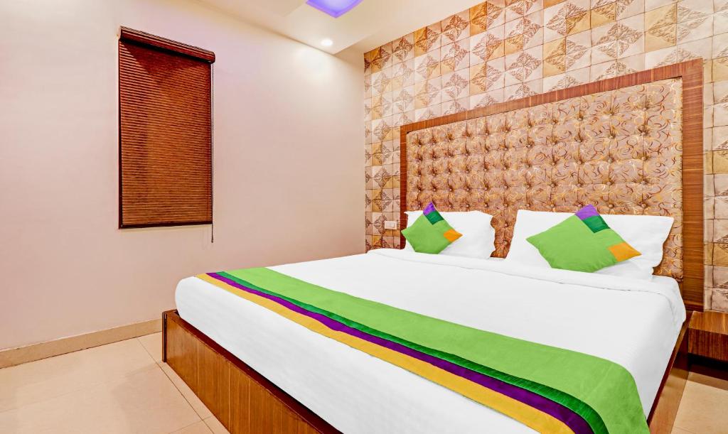 Двухместный ([Sanitized] Deluxe Double Room), Treebo Trend Hotel PVRX, Amritsar