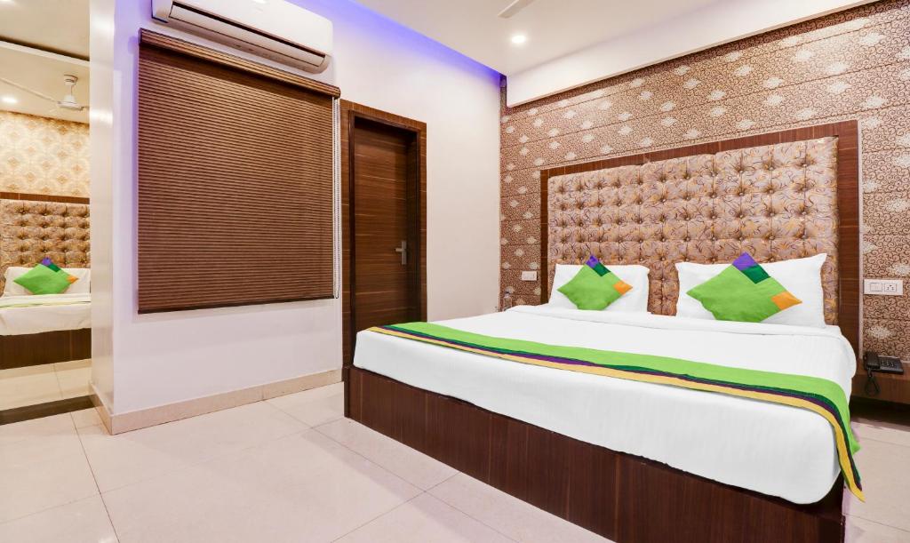 Двухместный ([Sanitized] Superior Double Room), Treebo Trend Hotel PVRX, Amritsar