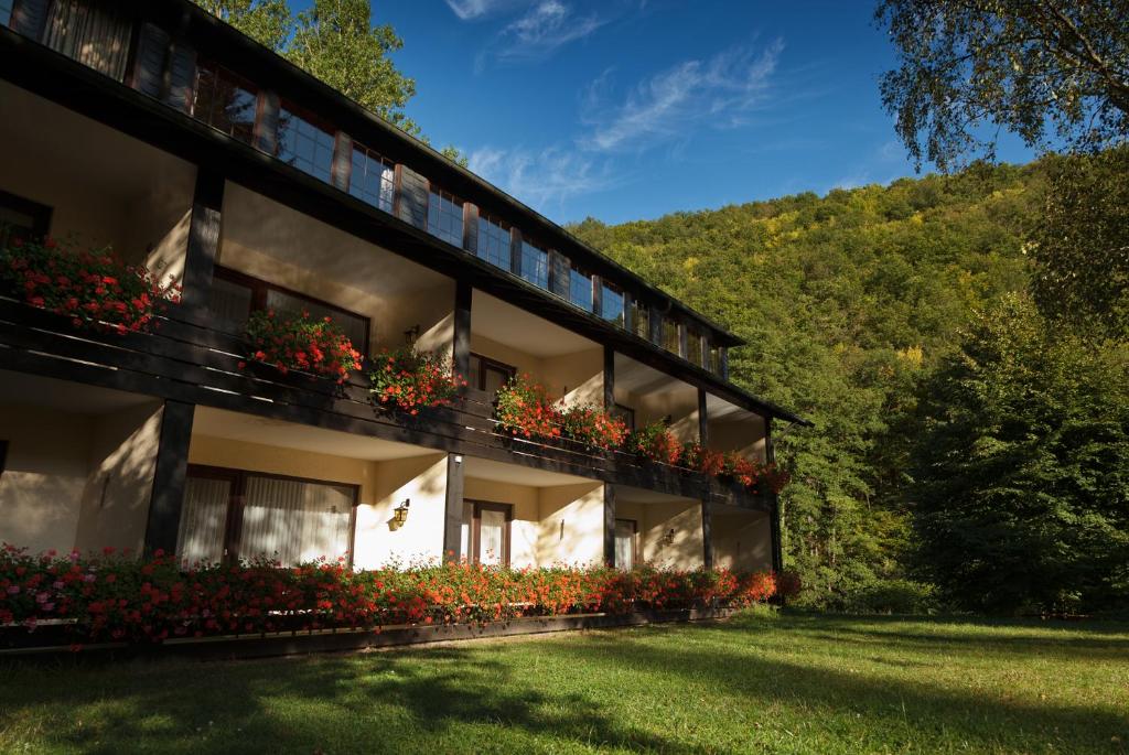 Land-gut-Hotel Forellenhof photo 2