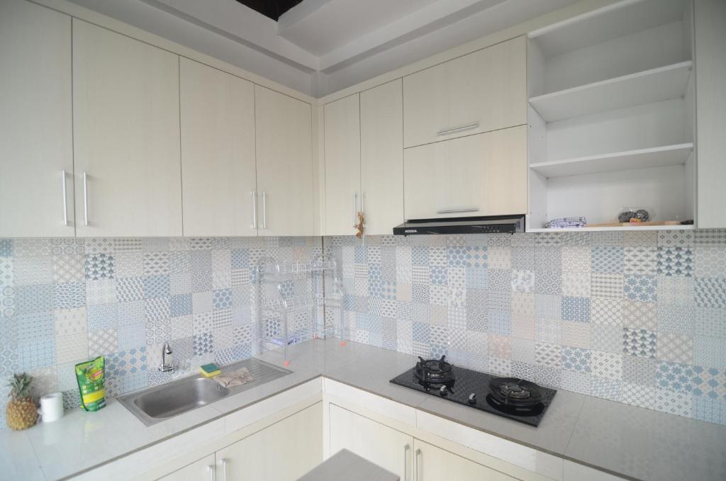 Семейный (Cемейный номер с собственной ванной комнатой), Kusuma Guesthouse 2