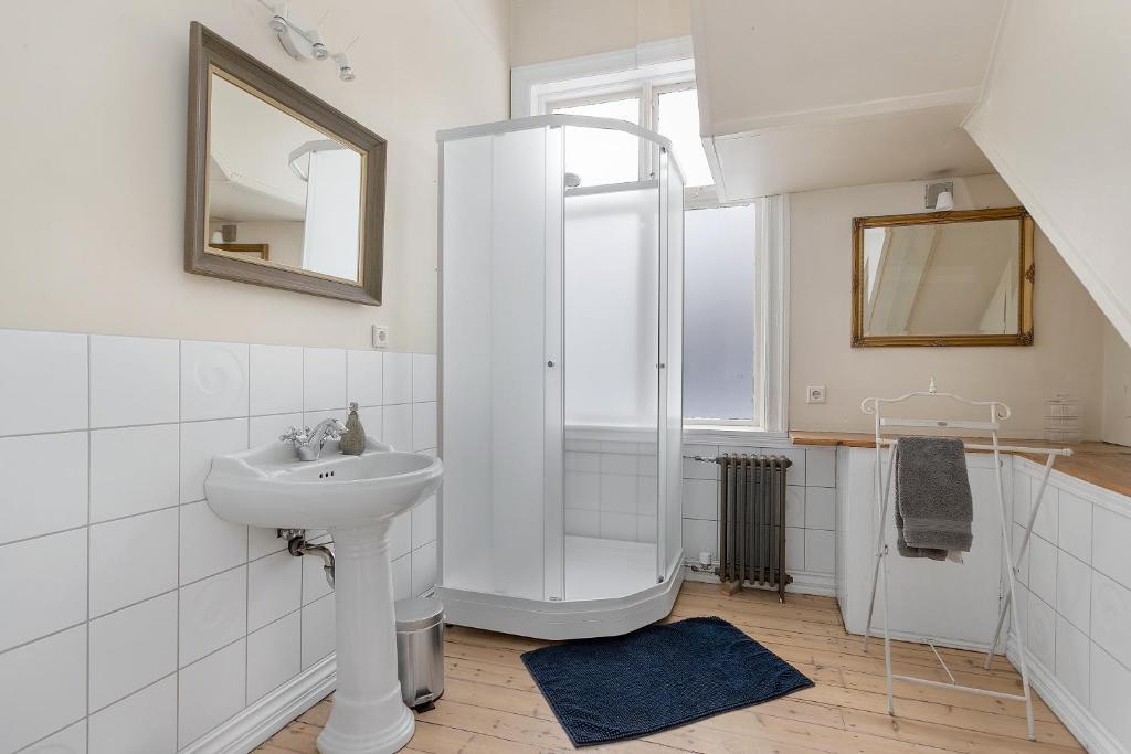 Sudurgata - Authentic Reykjavik Style Apartment photo 4