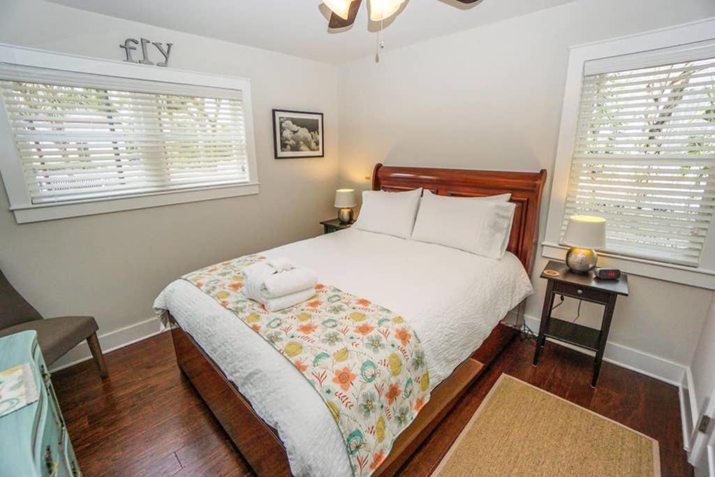 Beautiful, Modern Getaway in Historic Downtown Beaufort photo 1