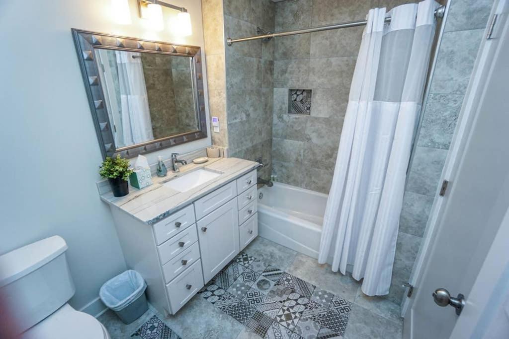 Beautiful, Modern Getaway in Historic Downtown Beaufort photo 2