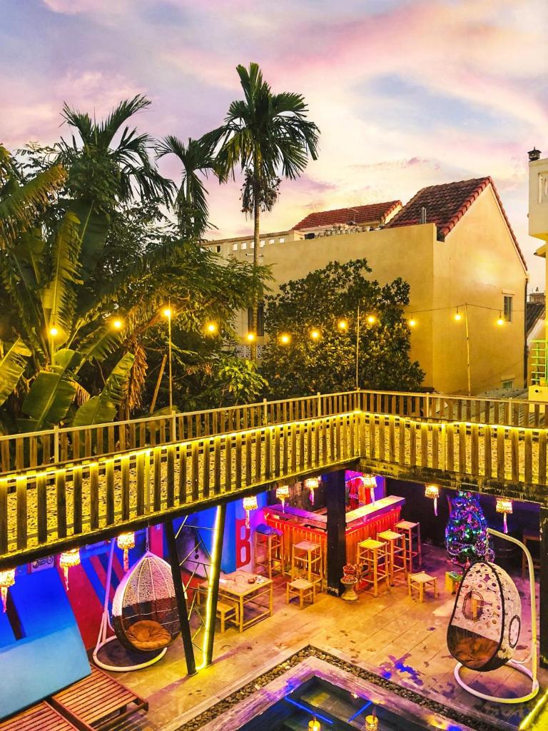 Sunny Riverside Homestay