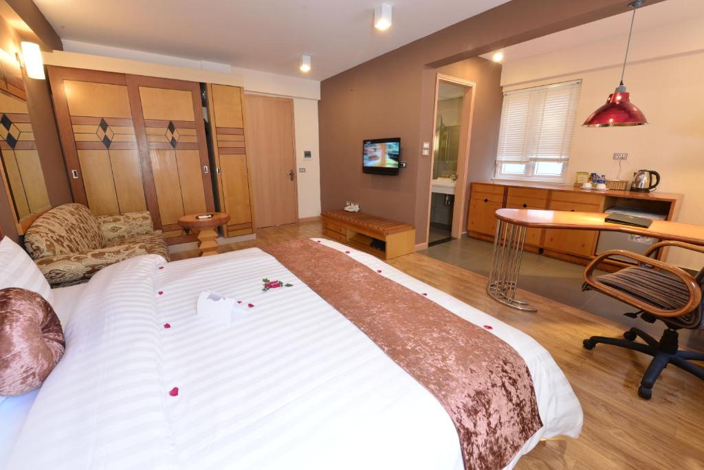 Khách sạn Golden Sun Villa 