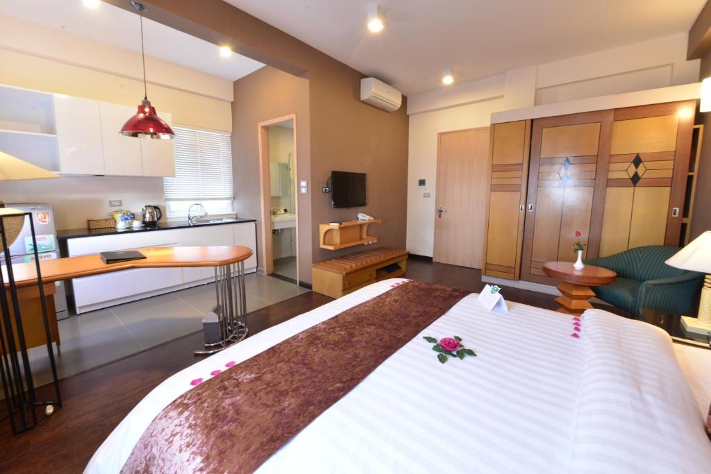 Двухместный (Двухместный номер Делюкс с 1 кроватью), Golden Sun Villa Hotel