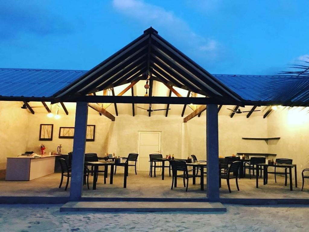 Holiday Cottage Thoddoo, Maldives photo 3