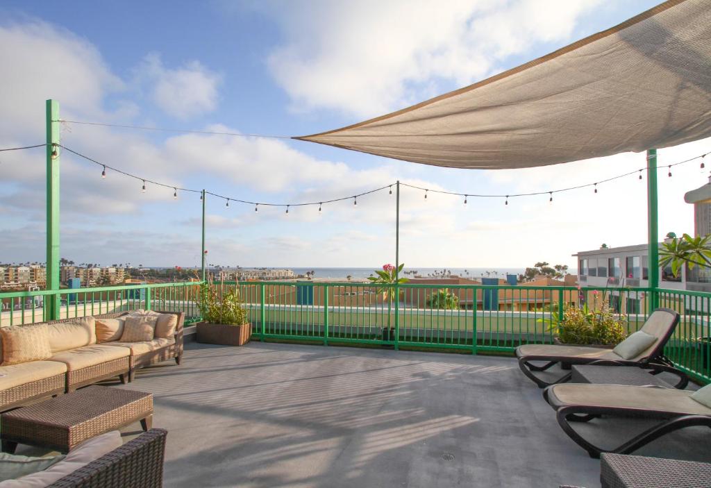 Holiday Inn Oceanside Marina Camp Pendleton, an IHG Hotel photo 4