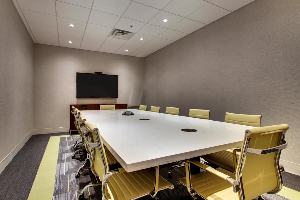 Holiday Inn Express & Suites Helen, an IHG Hotel photo 4