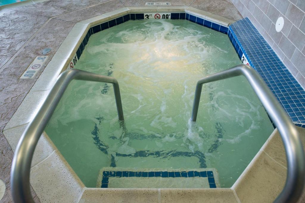 Holiday Inn Express - Albert Lea, an IHG Hotel photo 4