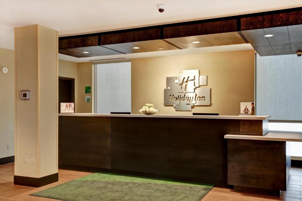 Holiday Inn - Mississauga Toronto West, an IHG Hotel photo 2
