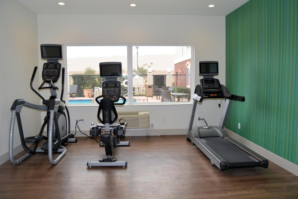 Holiday Inn Express Hotel and Suites Abilene, an IHG Hotel photo 2