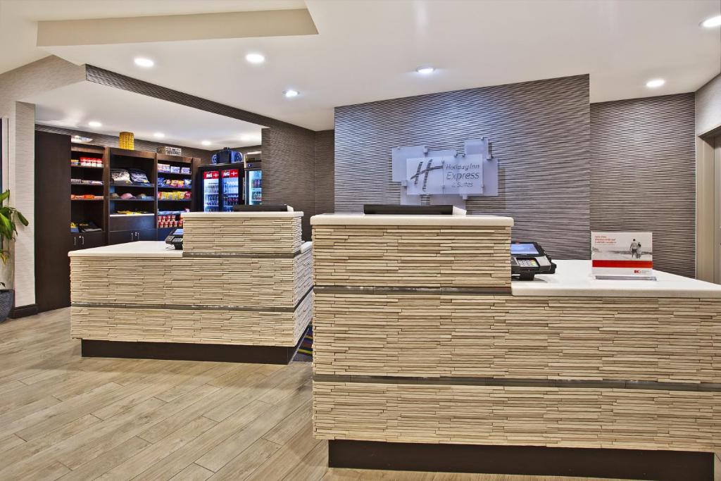 Holiday Inn Express Hotel & Suites Ann Arbor West, an IHG Hotel photo 1