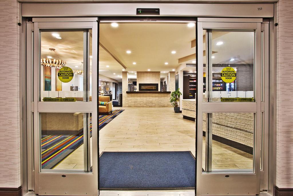 Holiday Inn Express Hotel & Suites Ann Arbor West, an IHG Hotel photo 3