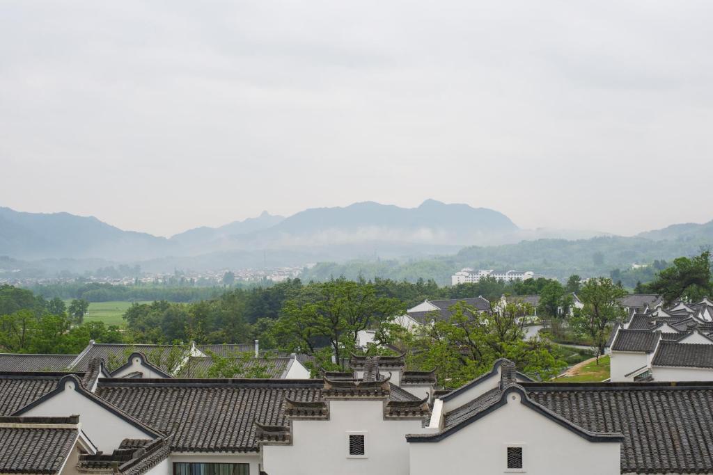Banyan Tree Hotel Huangshan-The Ancient Charm of Huizhou, a Paradise photo 1
