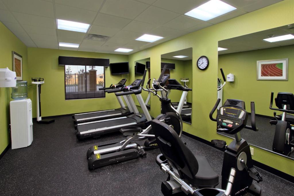 Holiday Inn Express & Suites Houston East - Baytown, an IHG Hotel photo 4