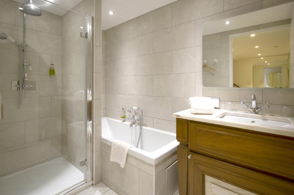 빌라 세귀르 (Villa Segur) - Thumbnail image