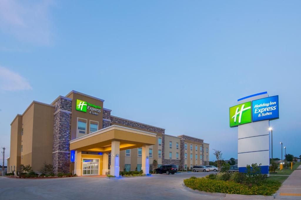 Holiday Inn Express & Suites Stillwater - University Area, an IHG Hotel image