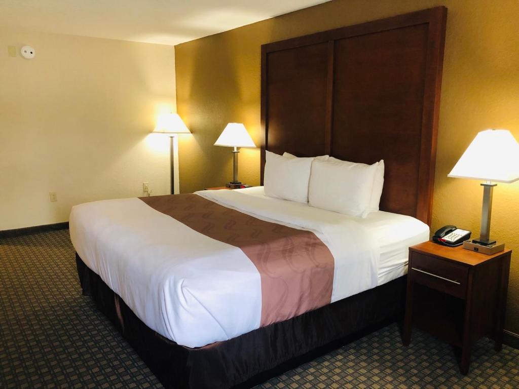 Quality Inn & Suites Heritage Park photo 1