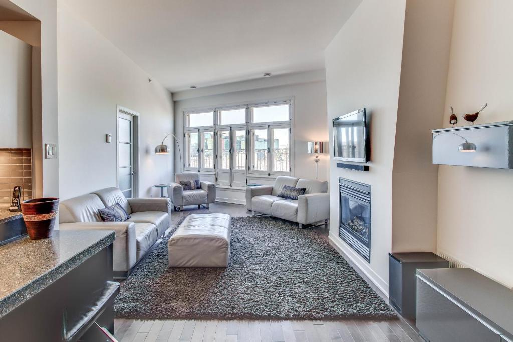 The Palace Condo by BnbCopilote photo 1
