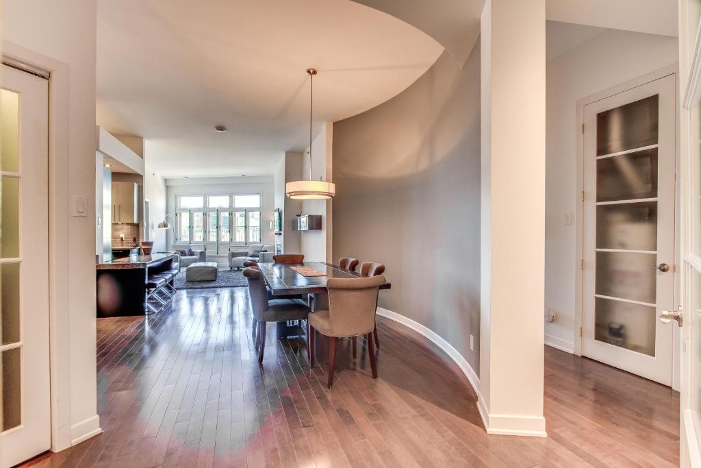 The Palace Condo by BnbCopilote photo 2